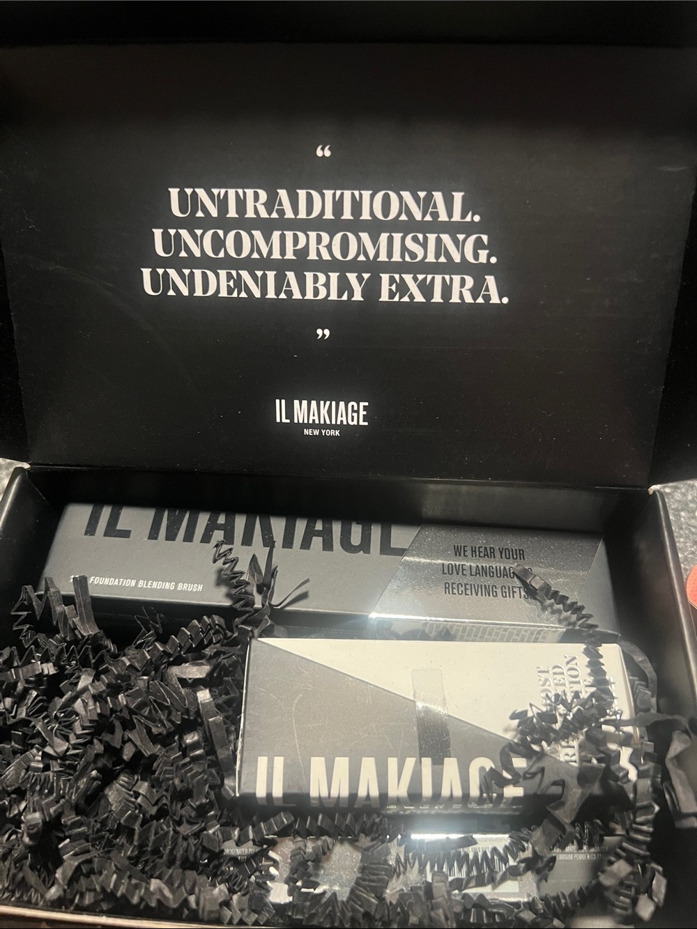 IL MAKIAGE Black Luxe Makeup Gift Box